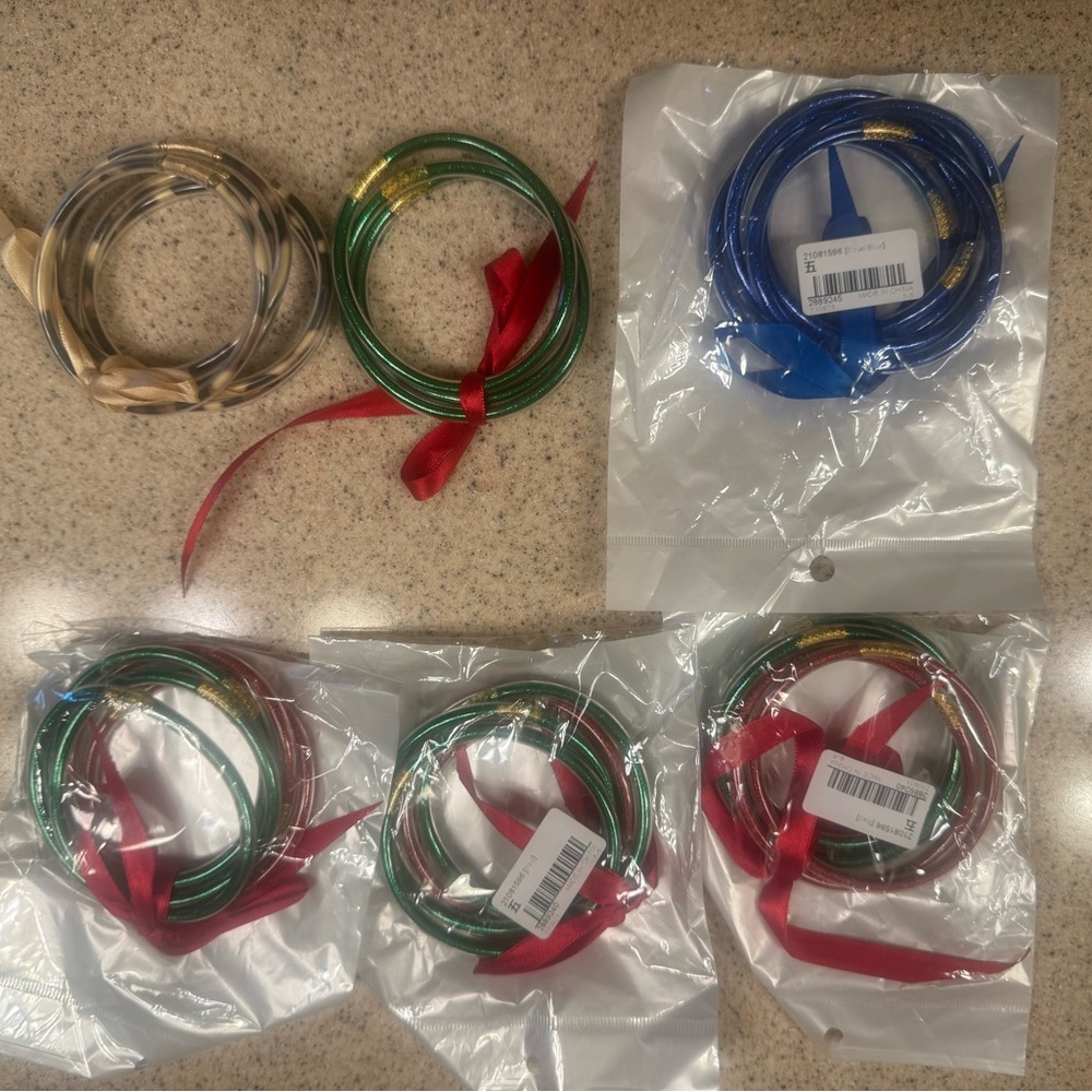 6 sets of jelly bracelets